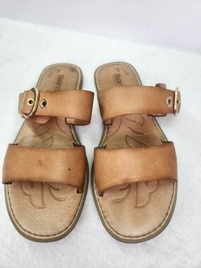 Born Tan Leather Slide Sandals W/adjustable Buckle Strap & Cushioned Footbed Sz8